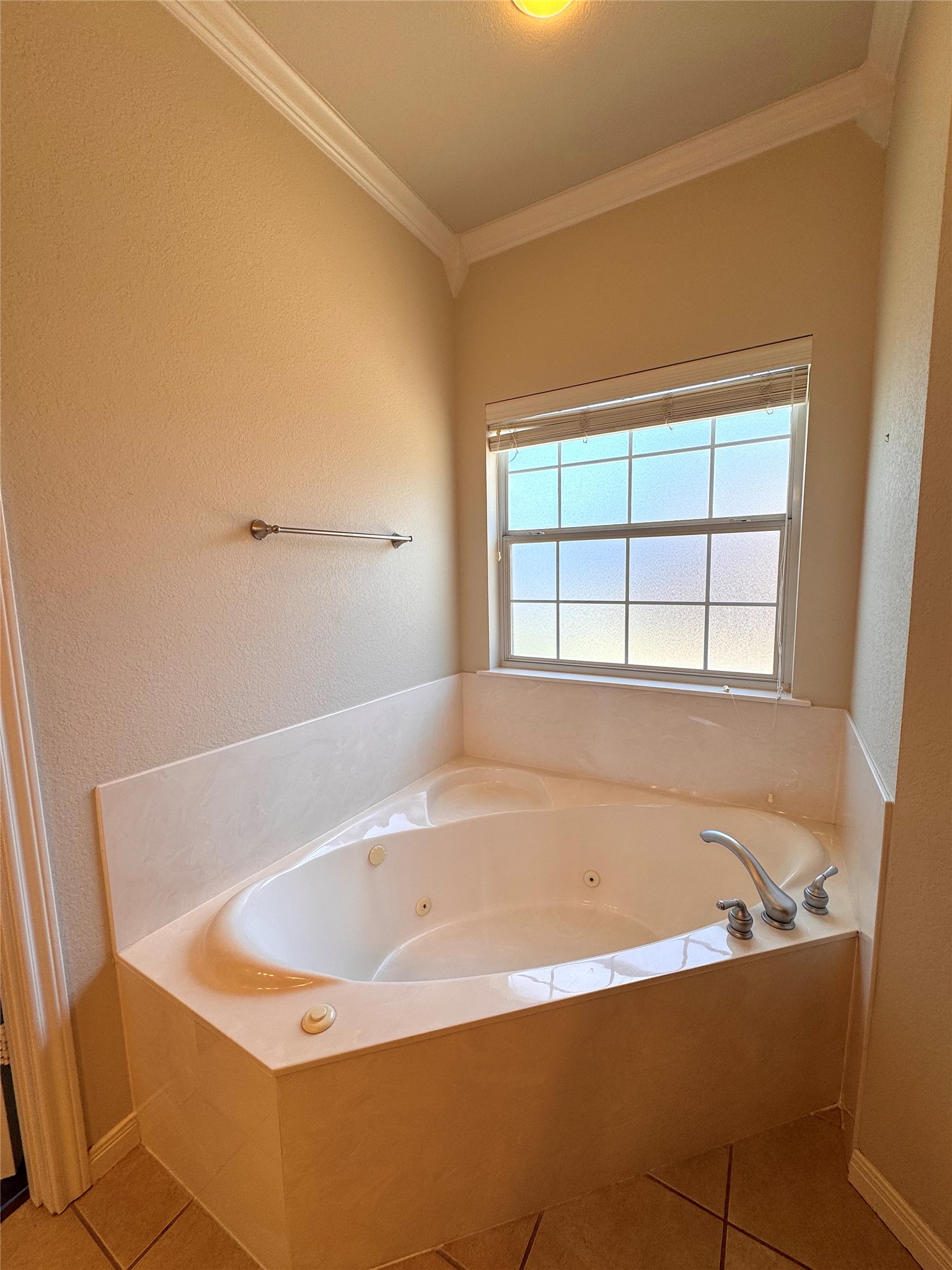 1128 Heatherwood Hewitt TX 76643