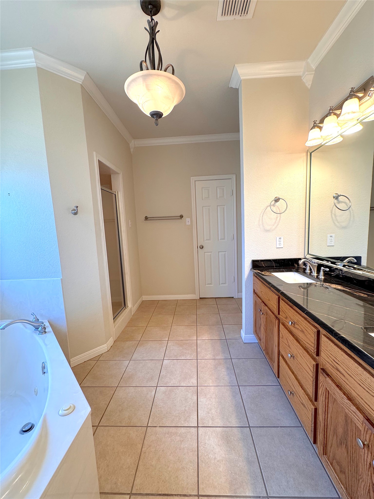 1128 Heatherwood Hewitt TX 76643