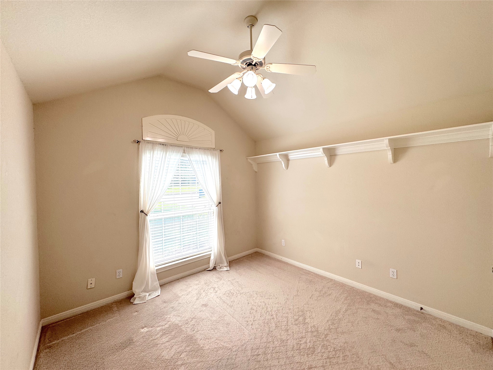 1128 Heatherwood Hewitt TX 76643
