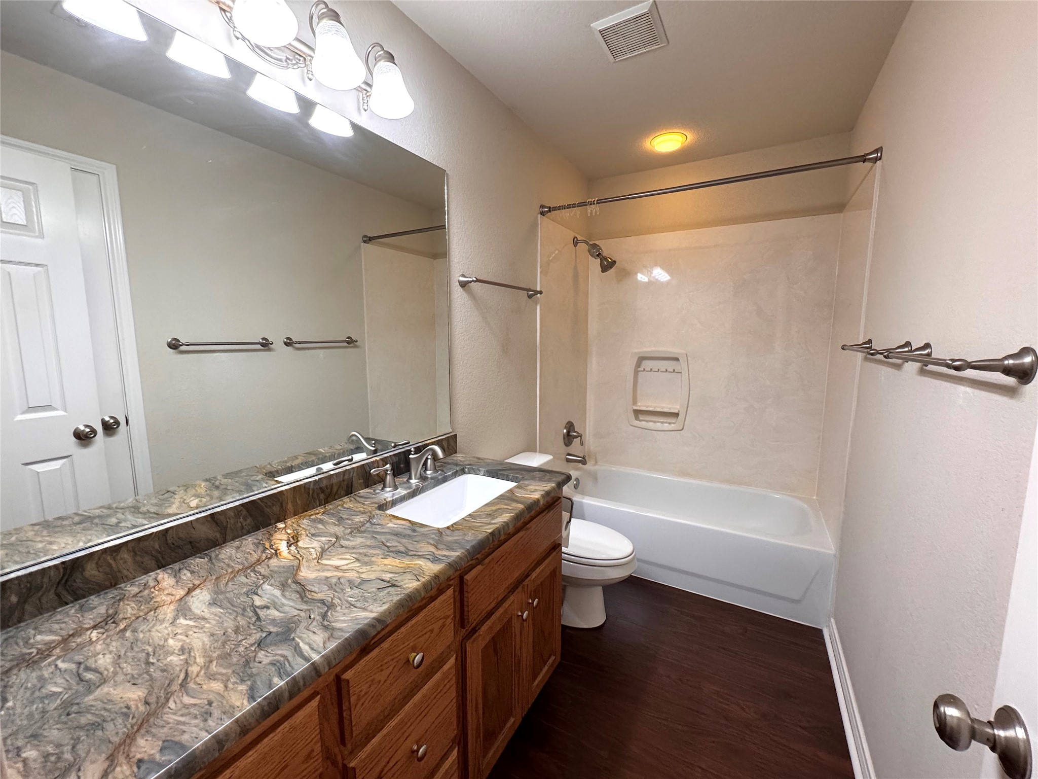 1128 Heatherwood Hewitt TX 76643