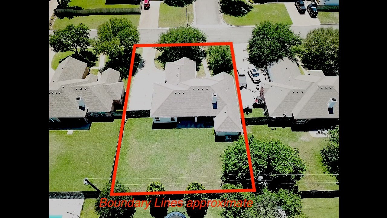 1128 Heatherwood Hewitt TX 76643