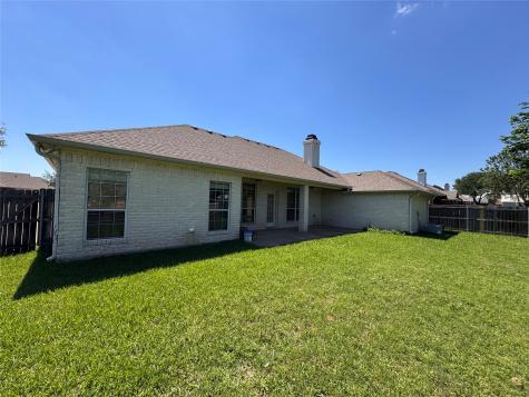 1128 Heatherwood Hewitt TX 76643