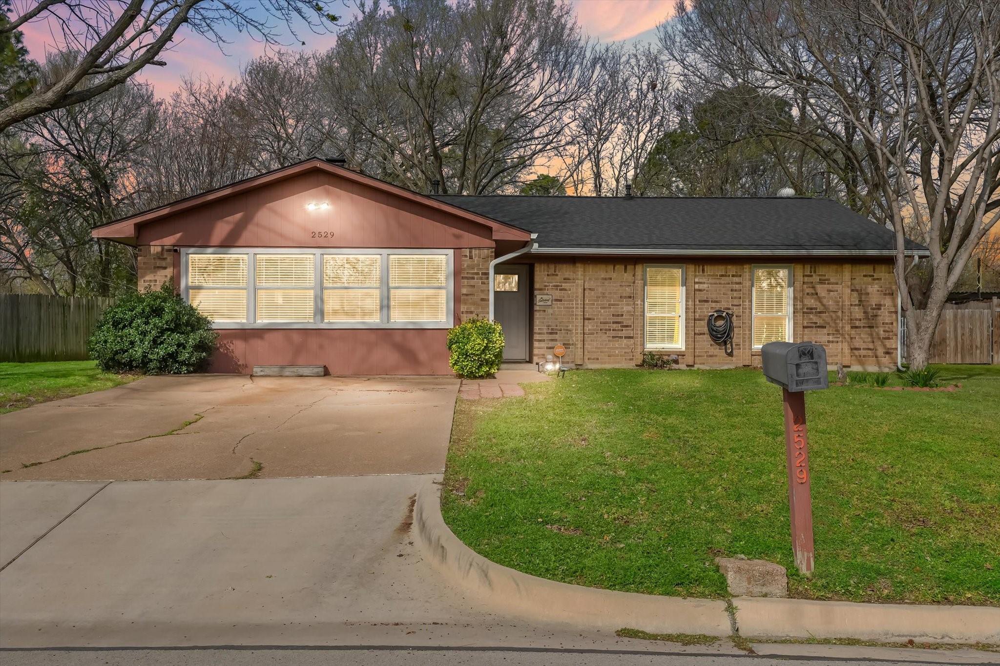 2529 Freedom Lane Denton TX 76209