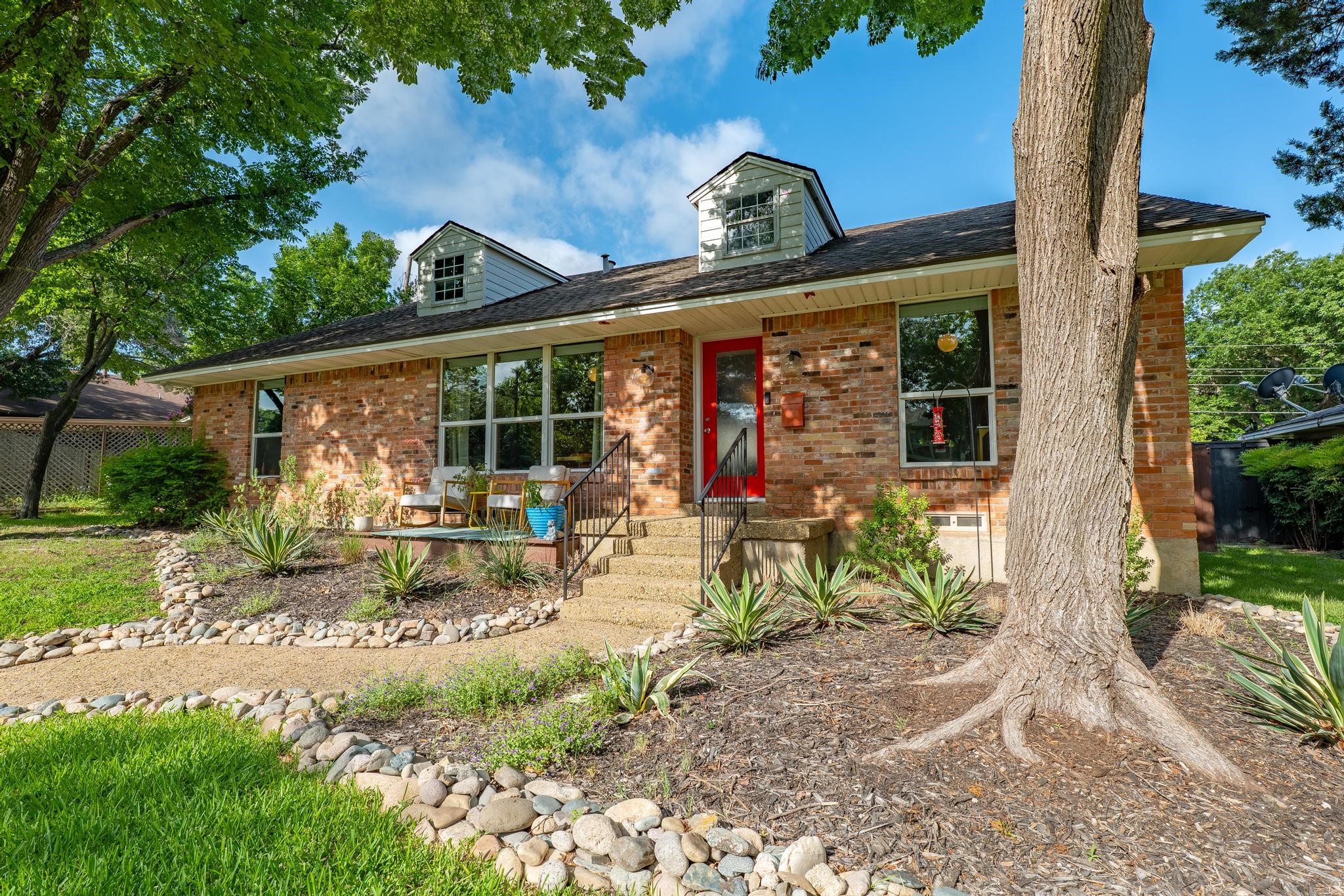10424 Maplegrove Lane Dallas TX 75218