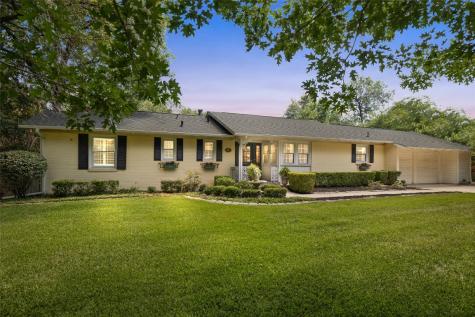 961 Meadow Oaks Drive Arlington TX 76010