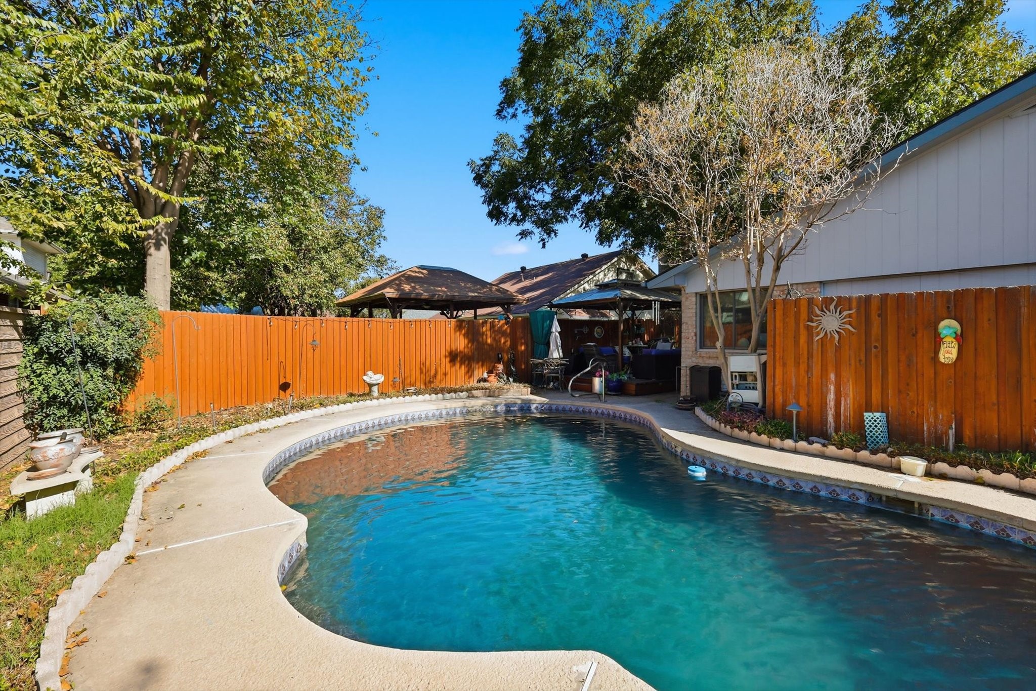 2909 Oakridge Drive Bedford TX 76021