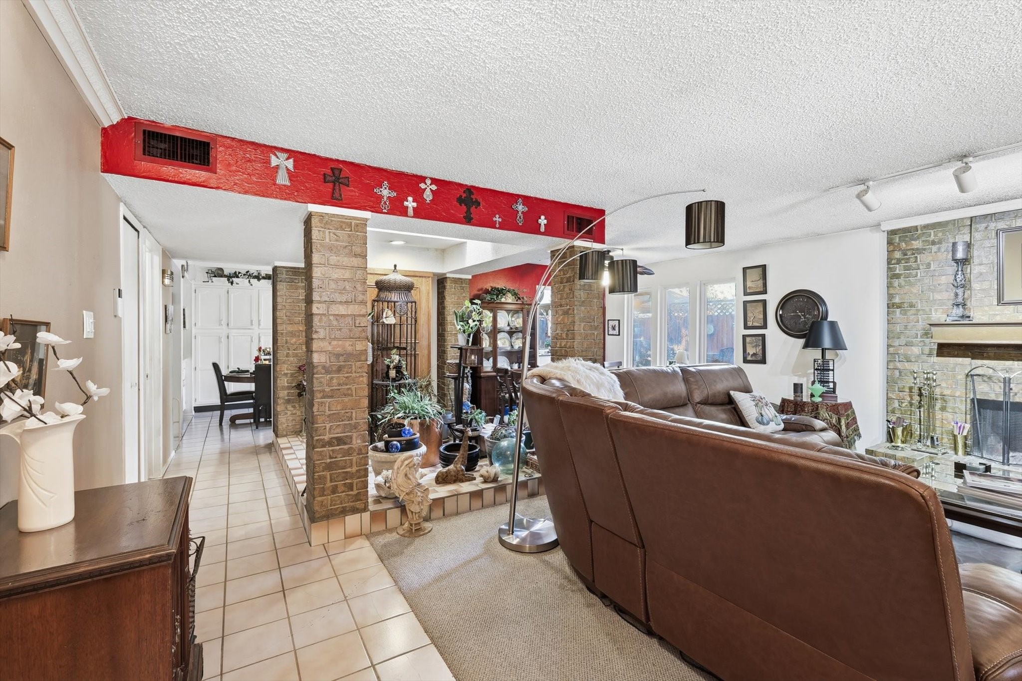 2909 Oakridge Drive Bedford TX 76021