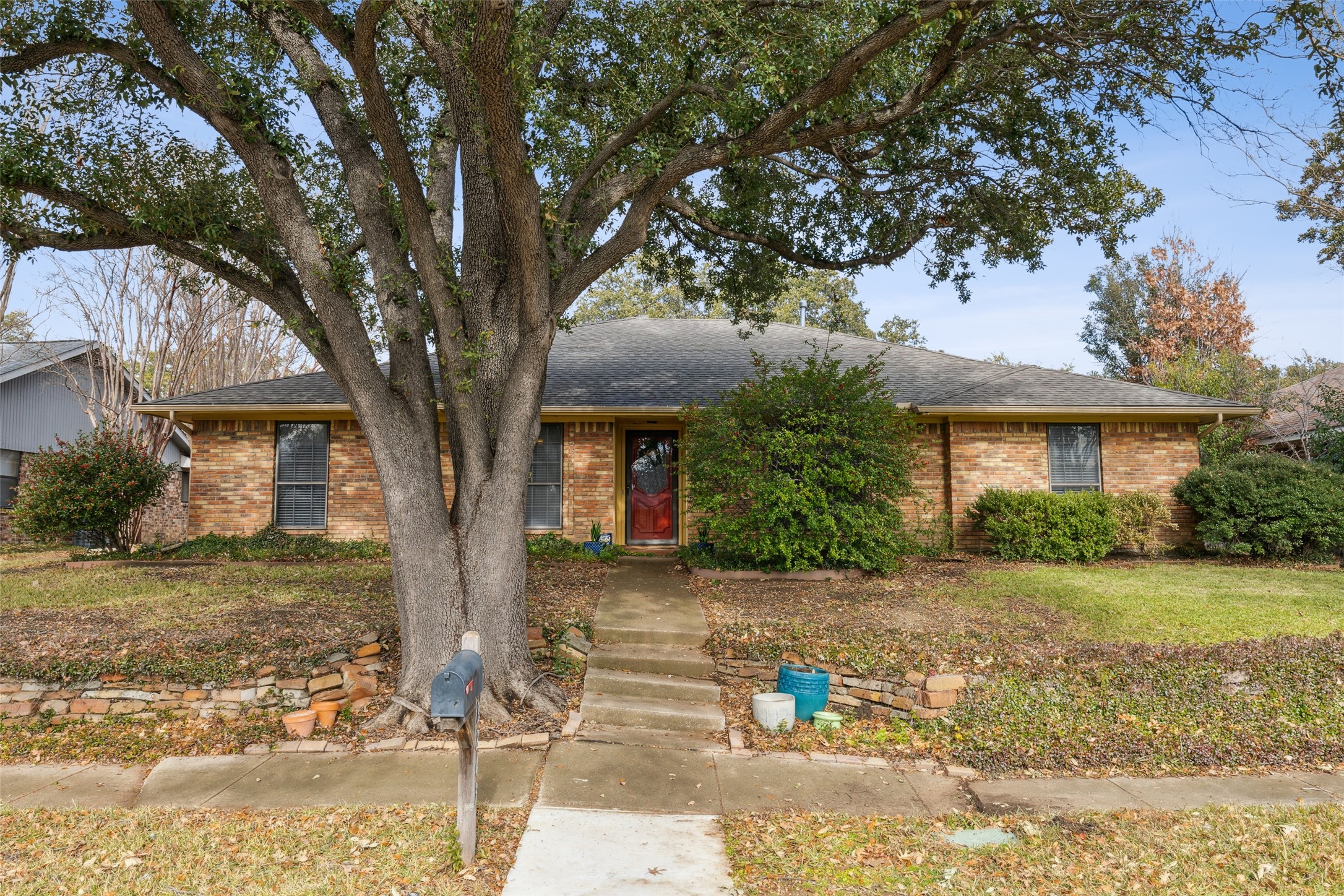 2243 Woodcreek Carrollton TX 75006