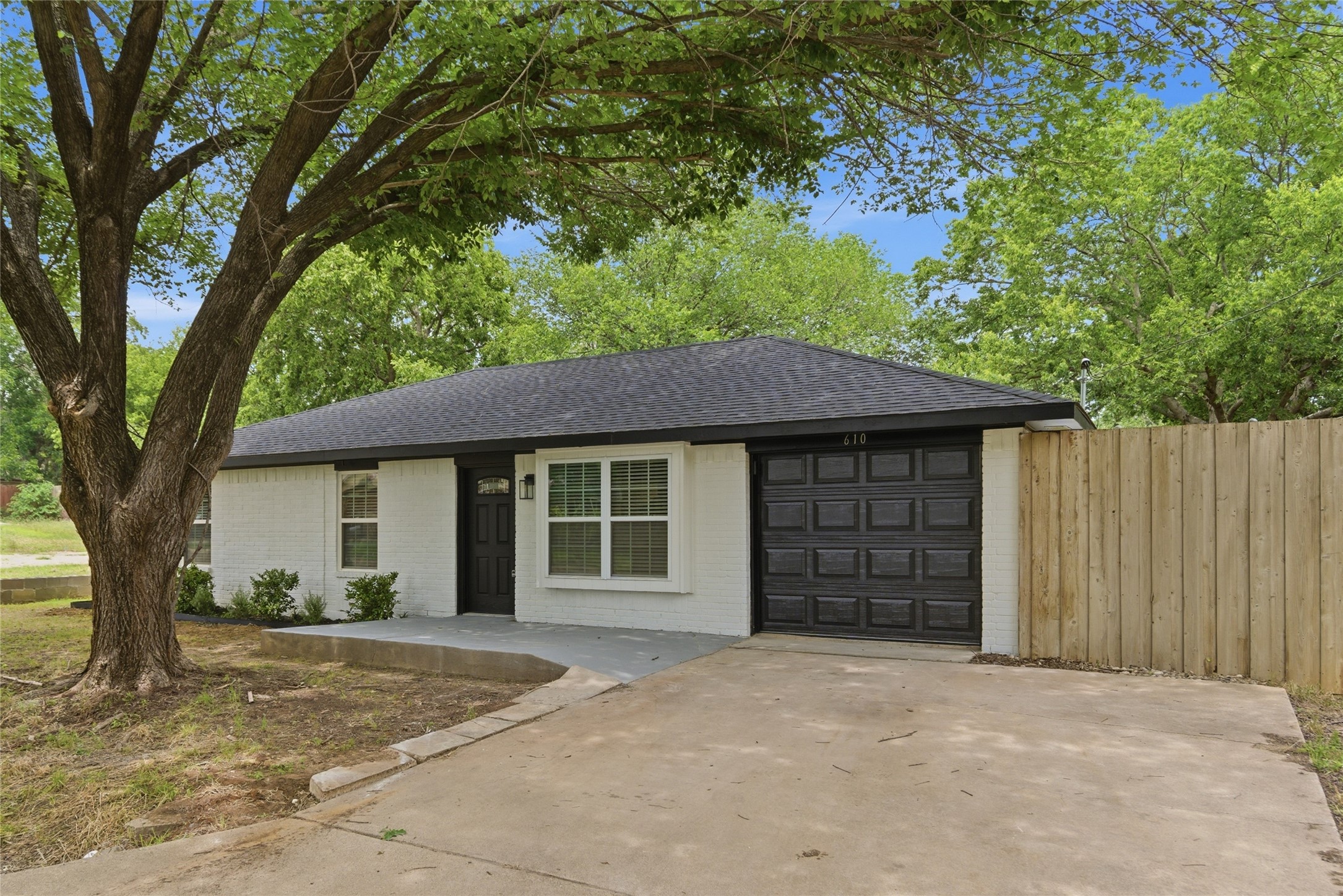 610 Galbraith Street Lake Dallas TX 75065