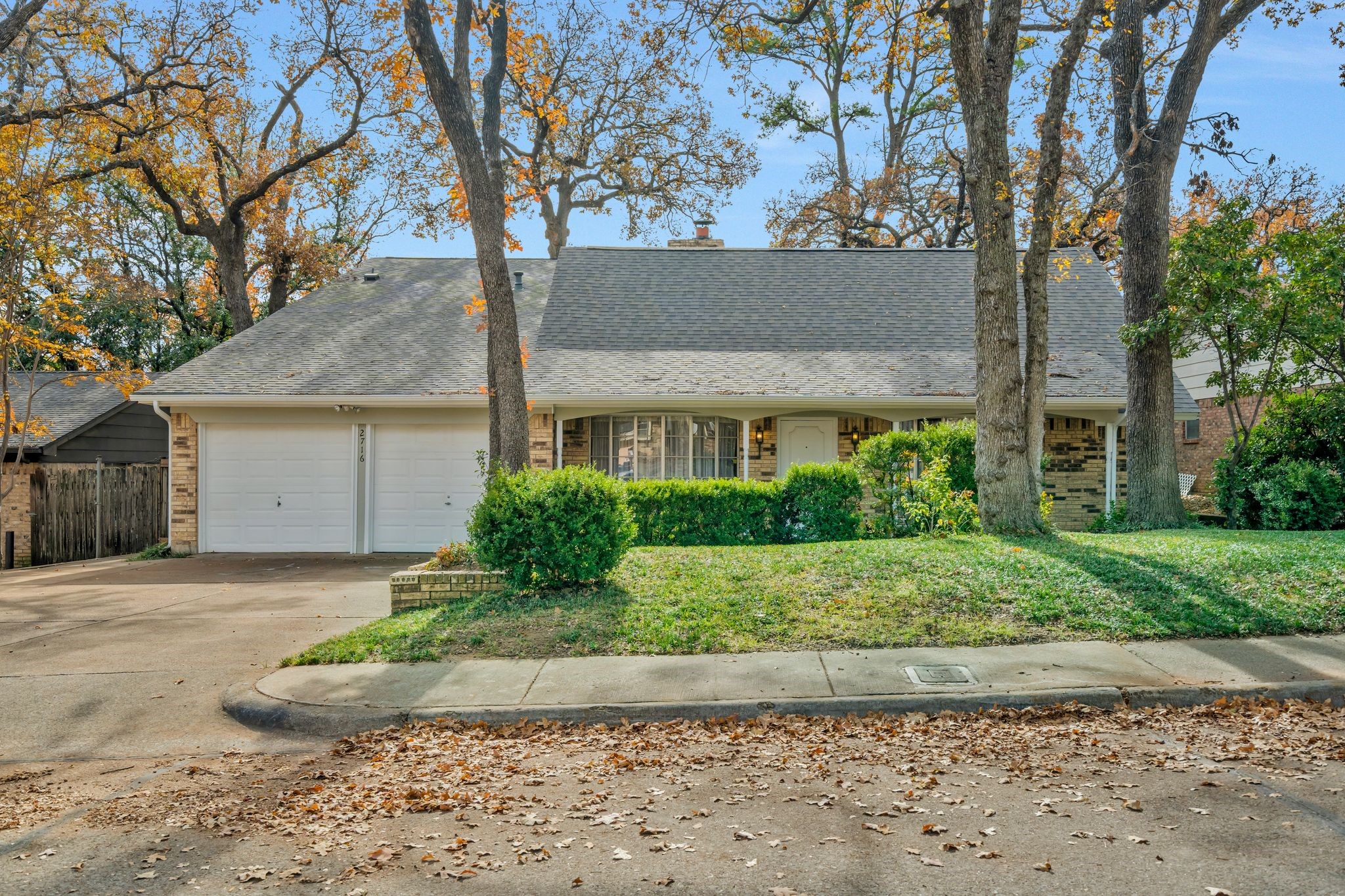 2716 Plover Lane Irving TX 75060