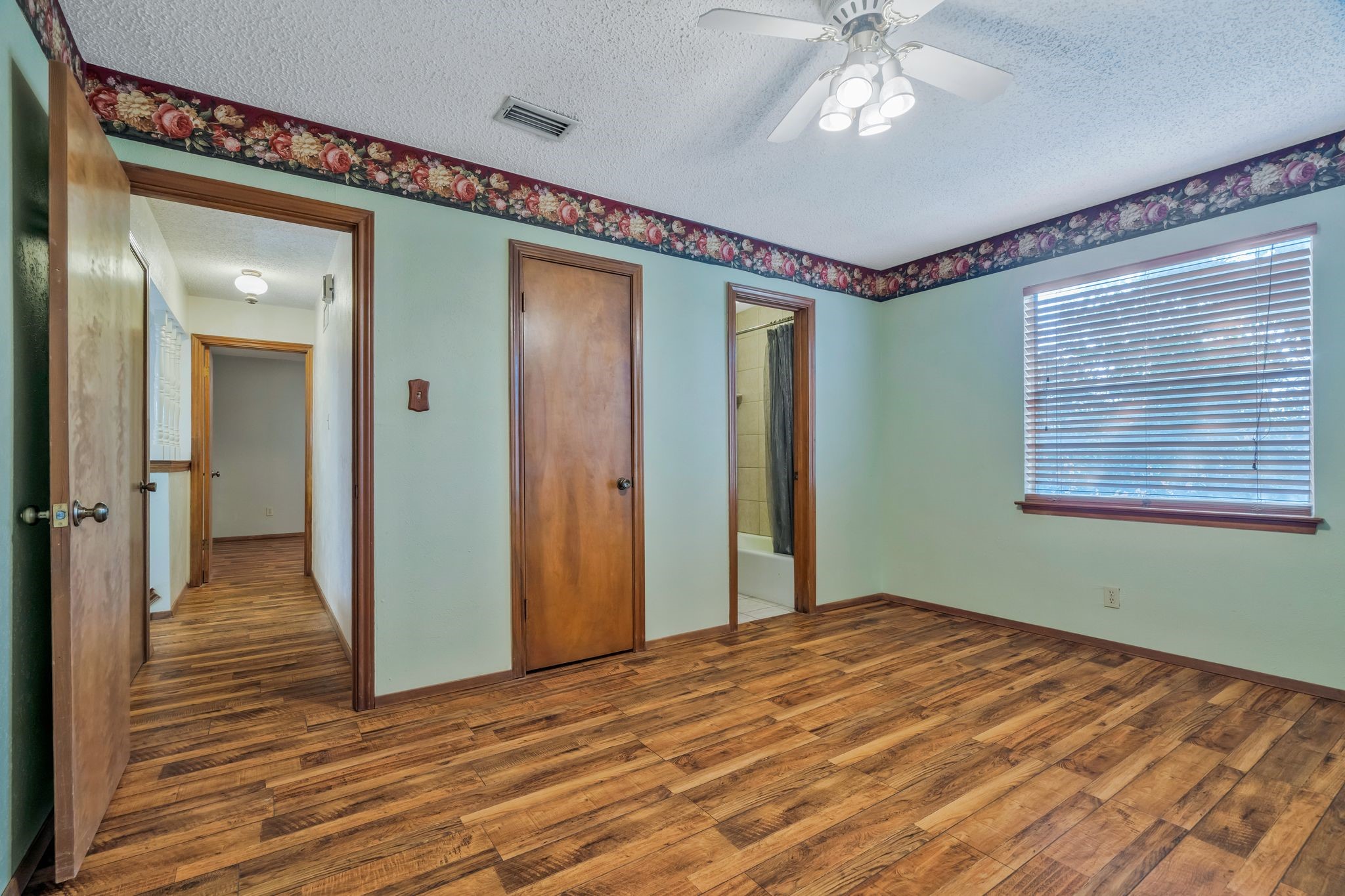 2716 Plover Lane Irving TX 75060