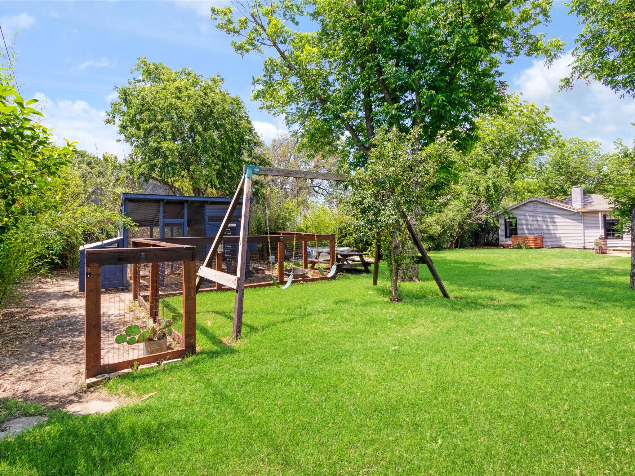 1813 Martel Avenue Fort Worth TX 76103