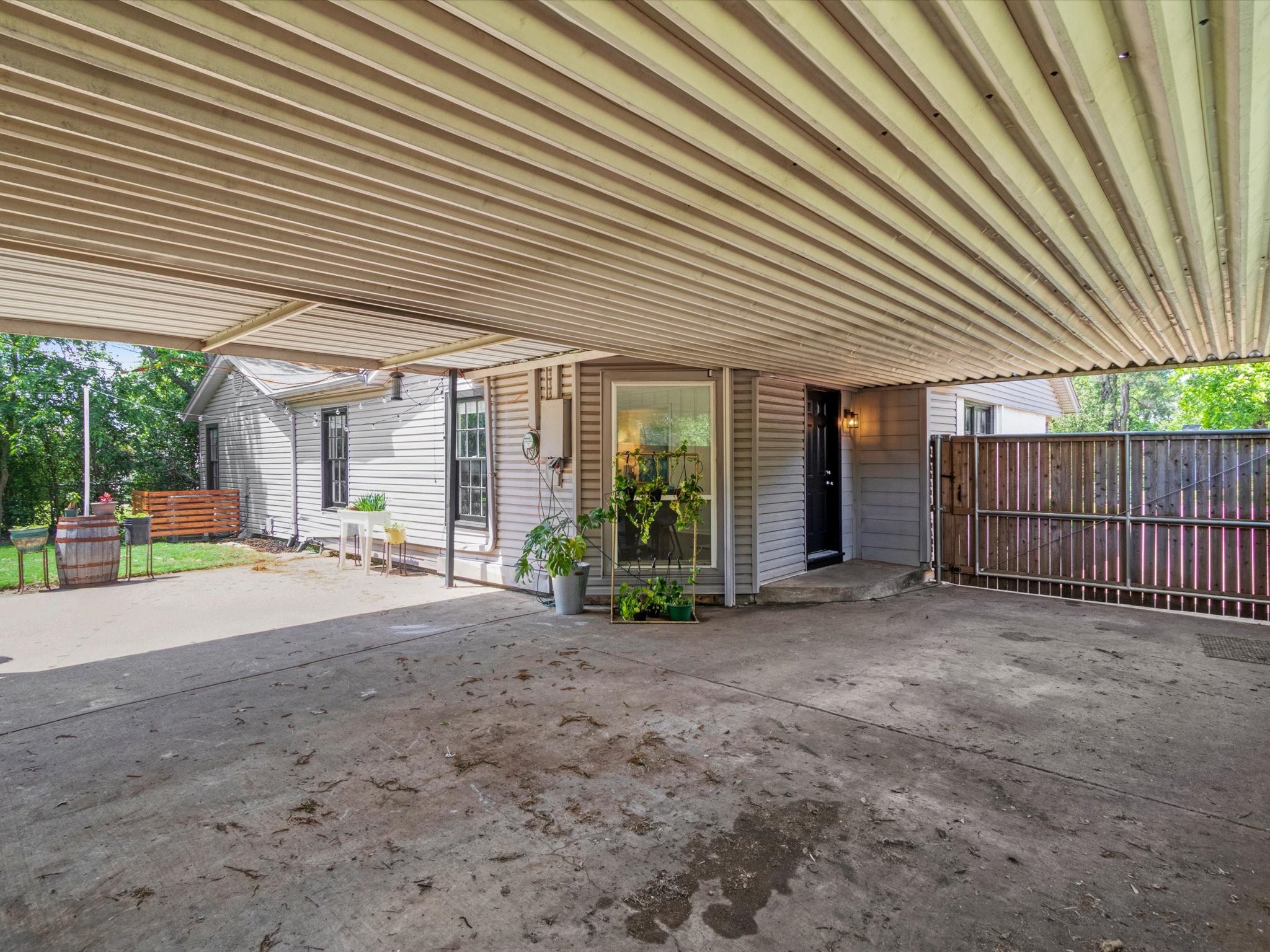 1813 Martel Avenue Fort Worth TX 76103