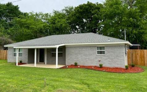 545 Moore Street Blossom TX 75416