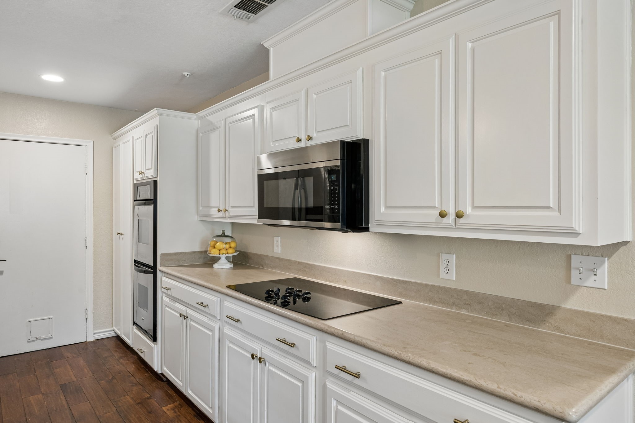 9734 Queenswood Lane Dallas TX 75238