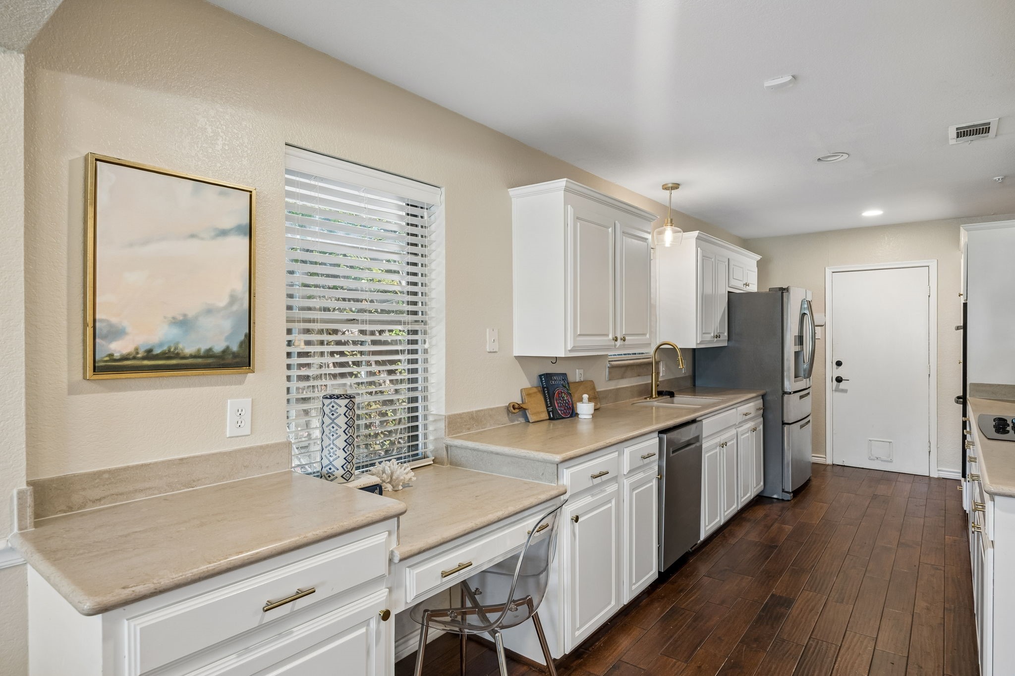 9734 Queenswood Lane Dallas TX 75238