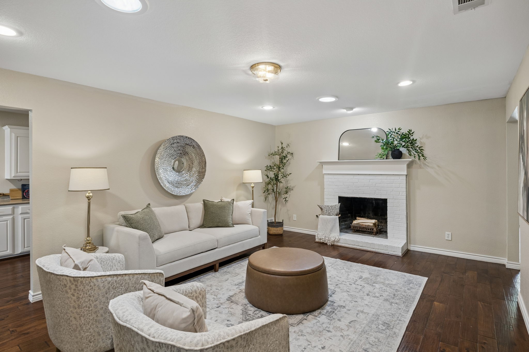 9734 Queenswood Lane Dallas TX 75238