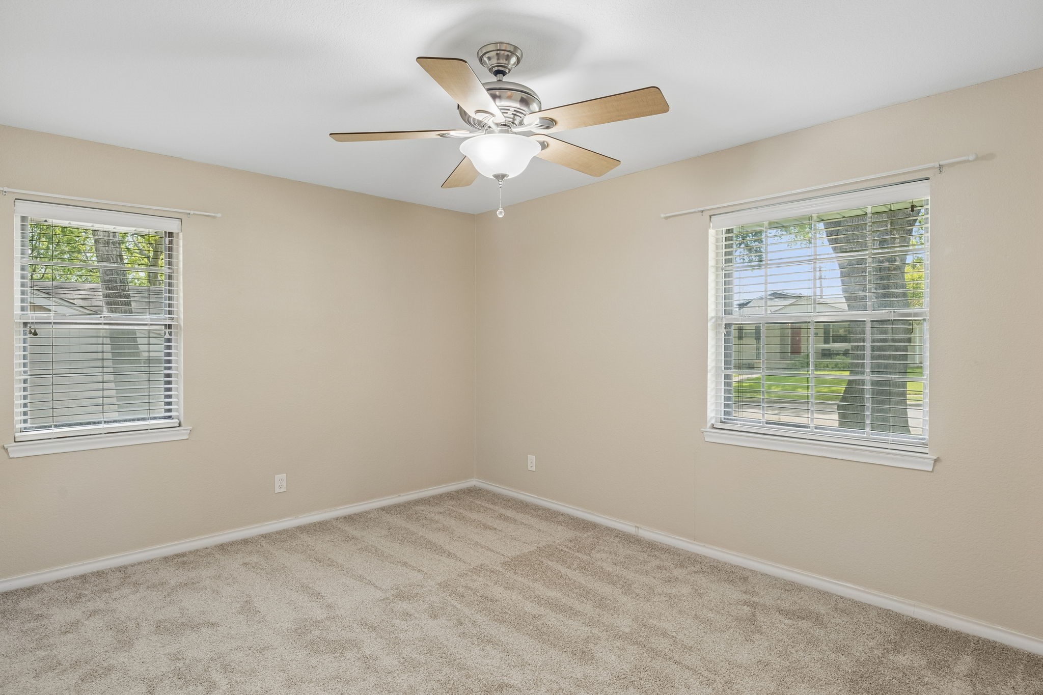 9734 Queenswood Lane Dallas TX 75238