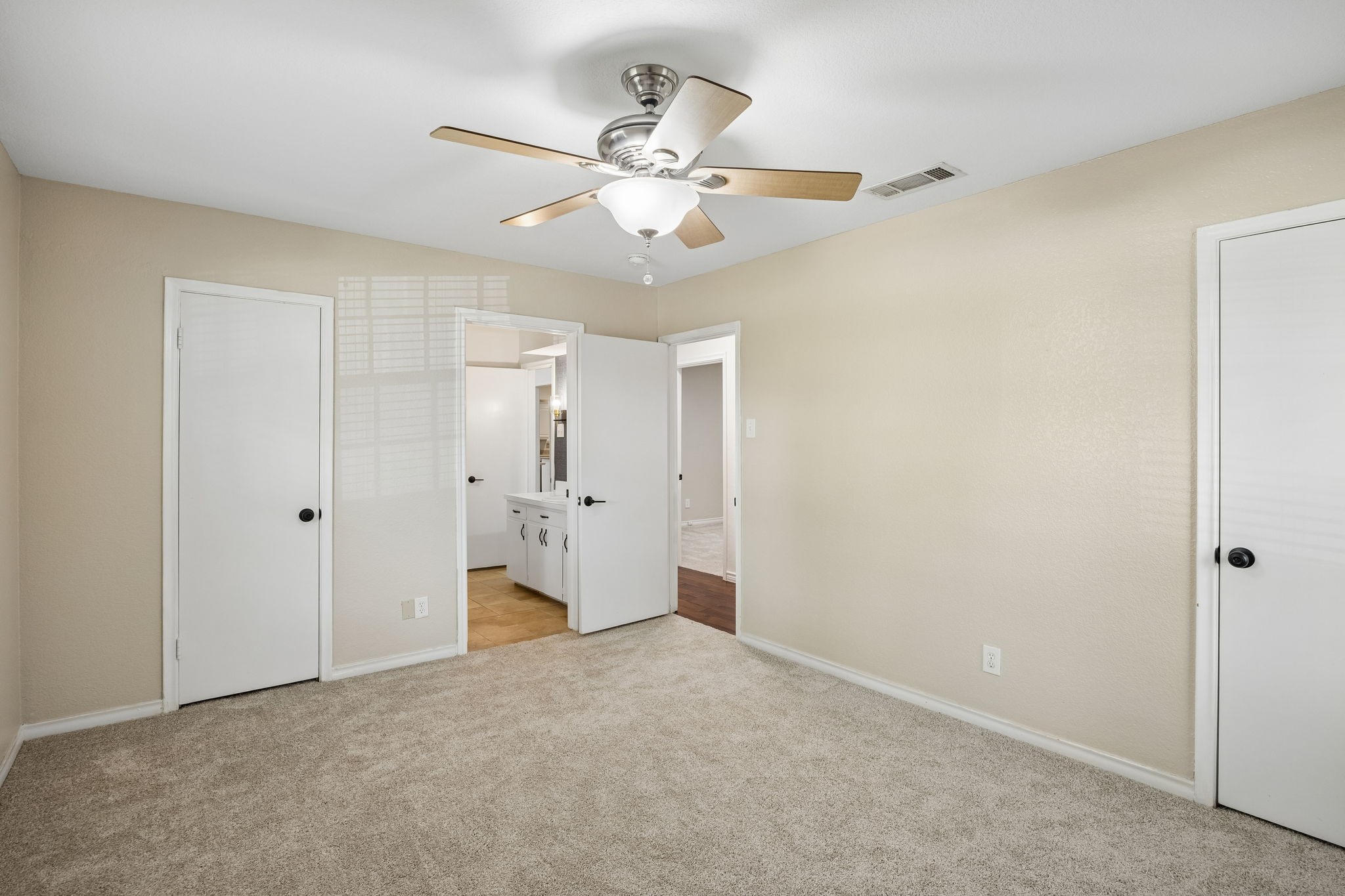 9734 Queenswood Lane Dallas TX 75238