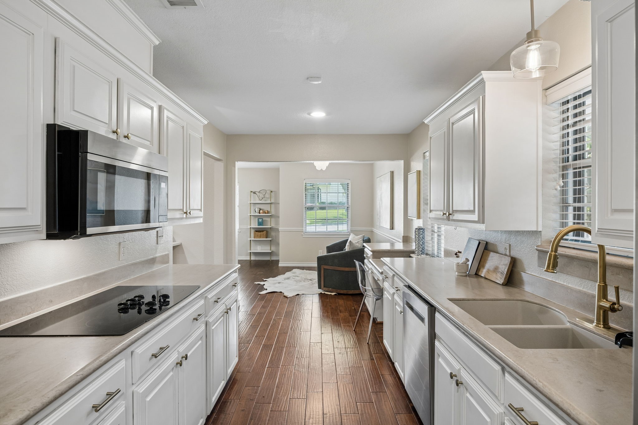 9734 Queenswood Lane Dallas TX 75238