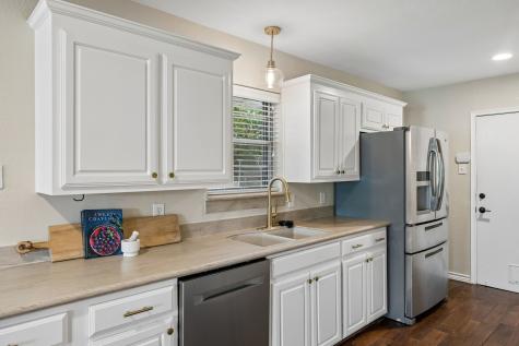 9734 Queenswood Lane Dallas TX 75238
