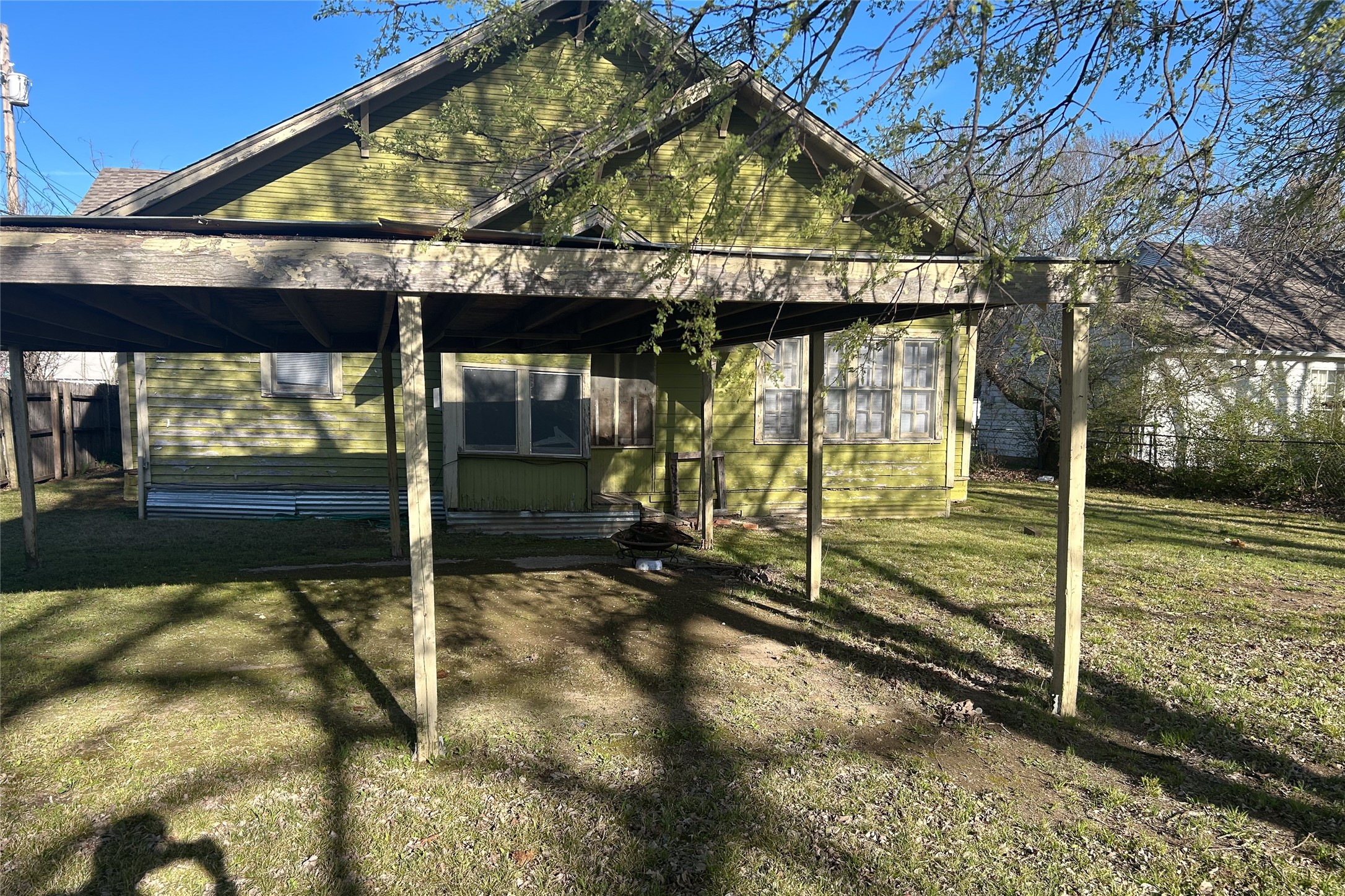 701 S Clements Street Gainesville TX 76240