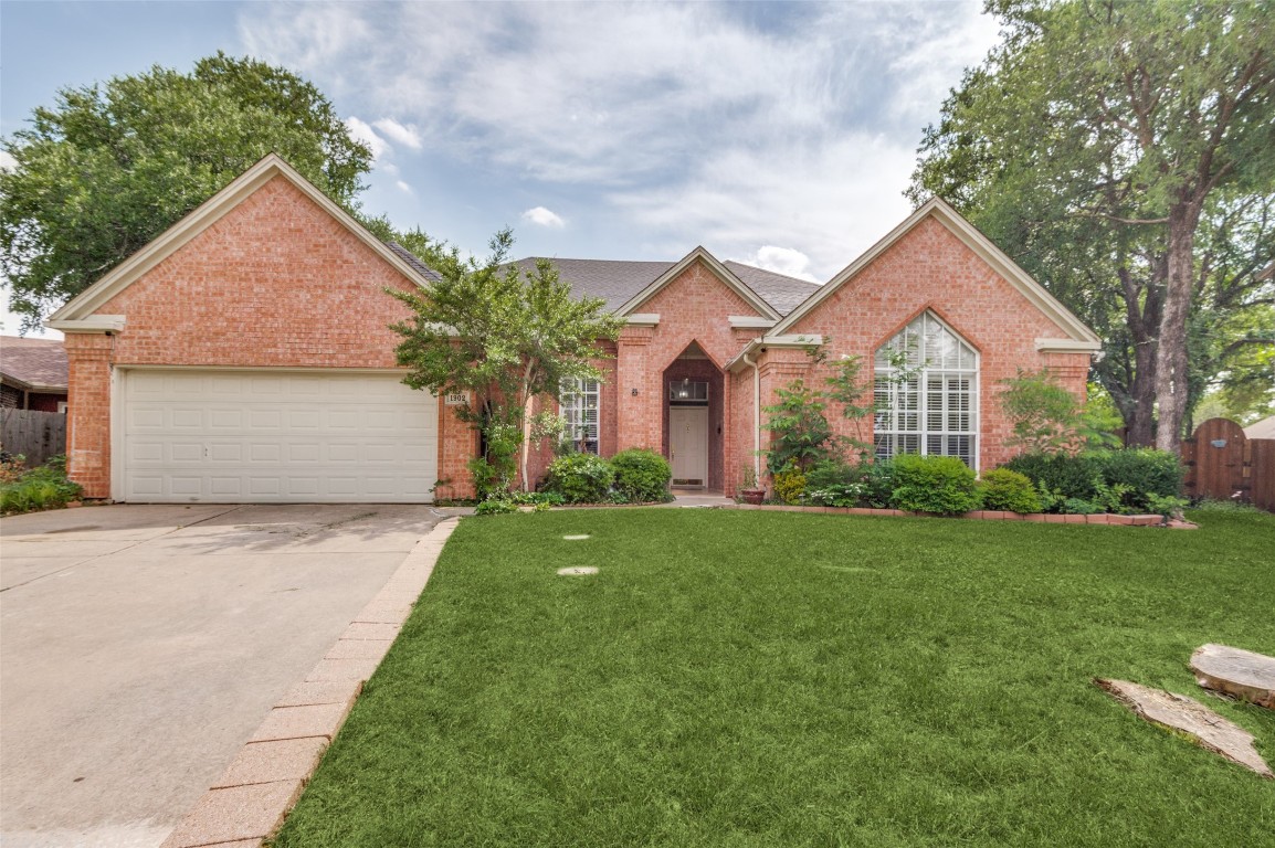 1902 Palencia Court Arlington TX 76006