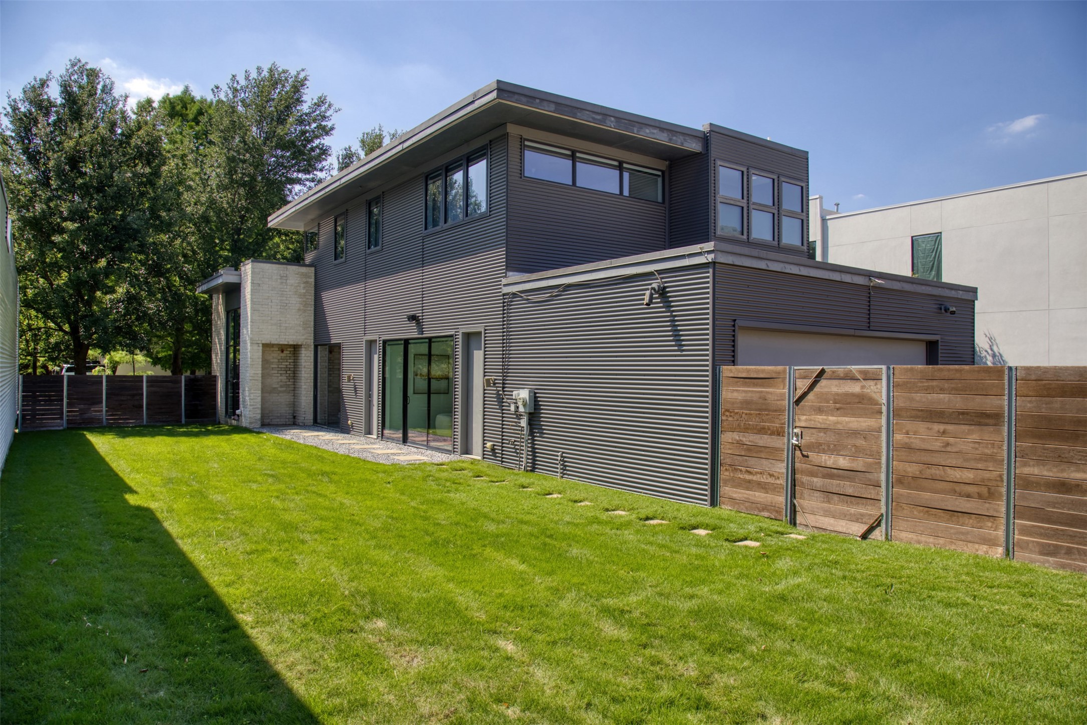 6 Vanguard Way Dallas TX 75243