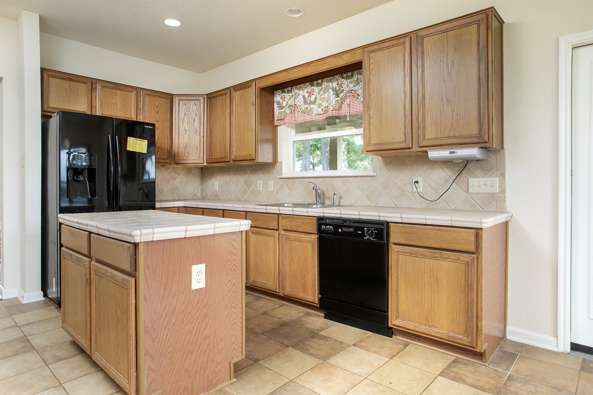 21750 Lakewood Lane Chandler TX 75758