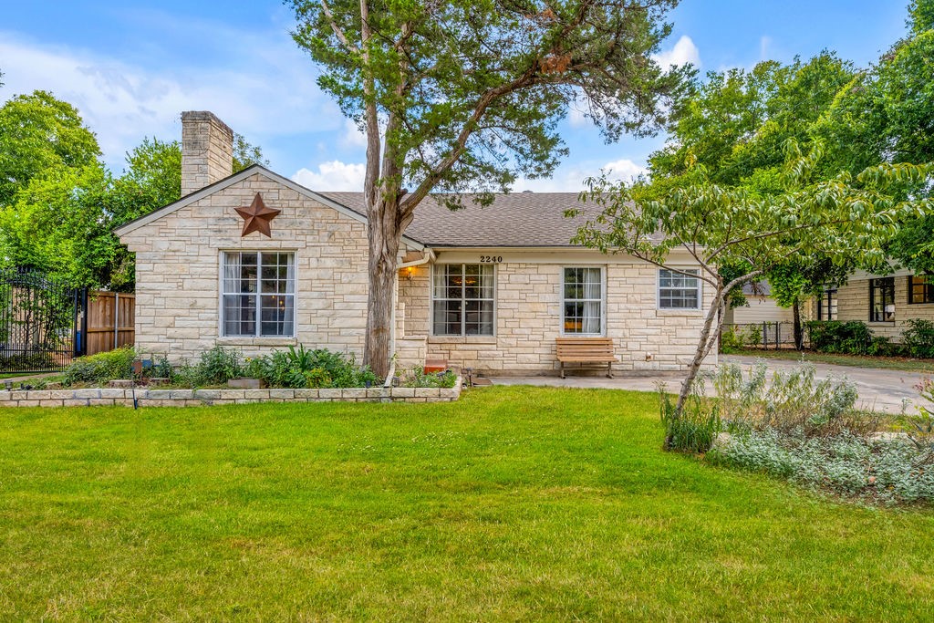 2240 Lawndale Drive Dallas TX 75211