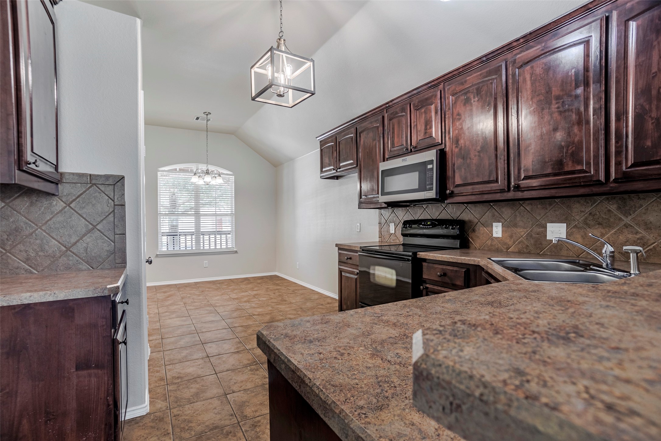1521 Wickham Drive Burleson TX 76028