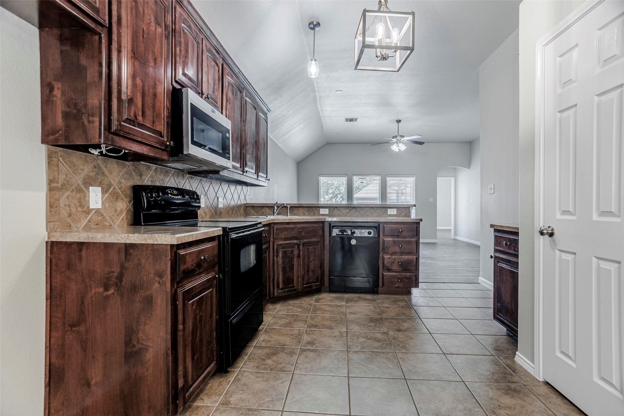1521 Wickham Drive Burleson TX 76028