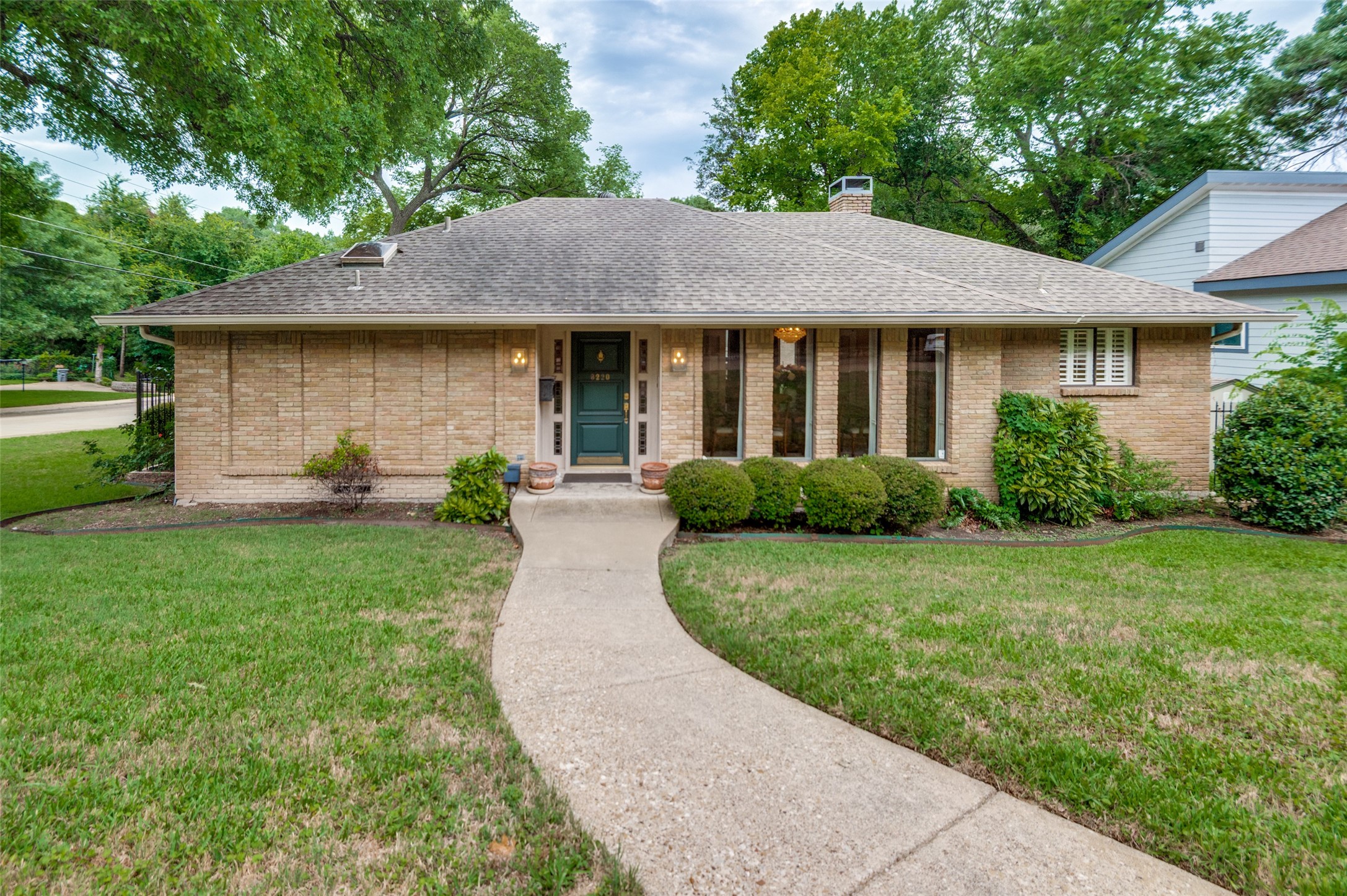 8220 Coolgreene Drive Dallas TX 75228