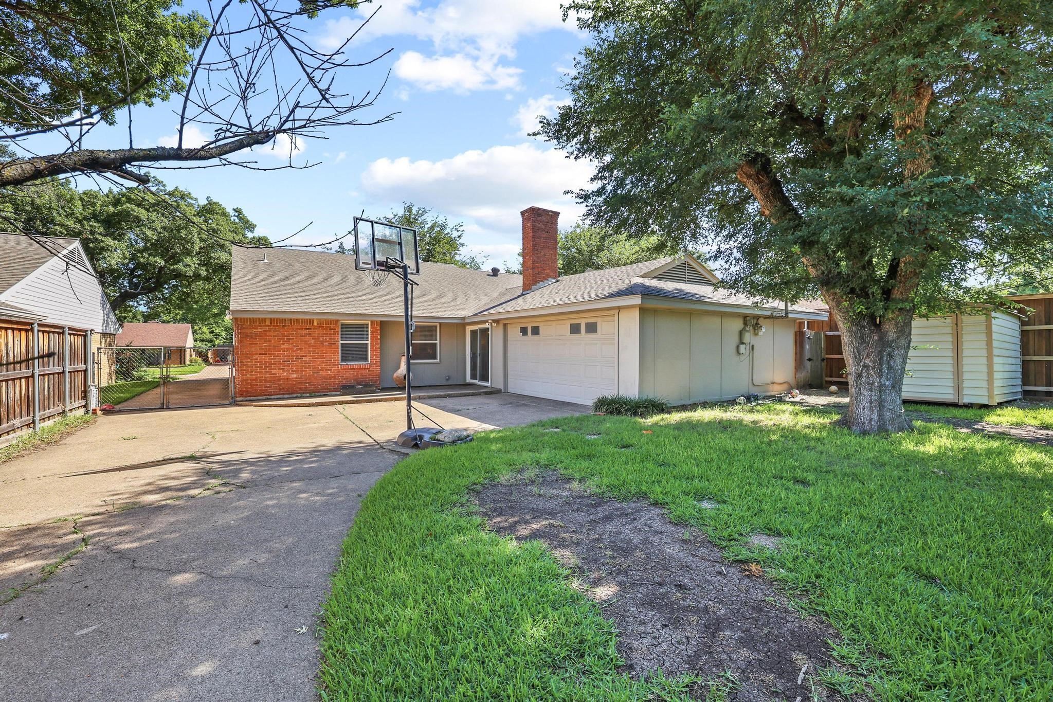 10621 Mapleridge Drive Dallas TX 75238