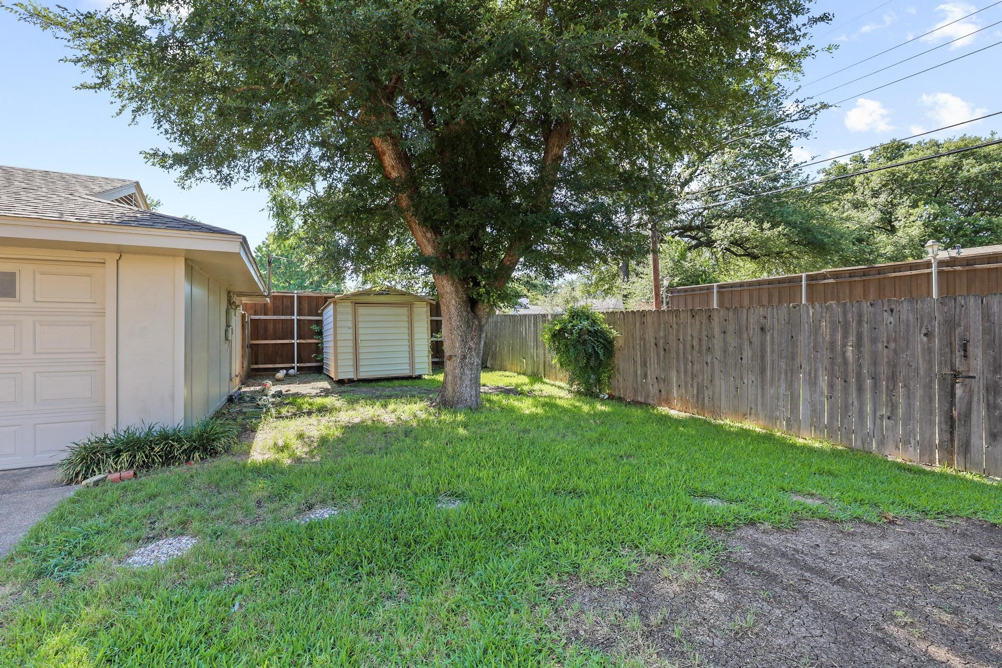 10621 Mapleridge Drive Dallas TX 75238