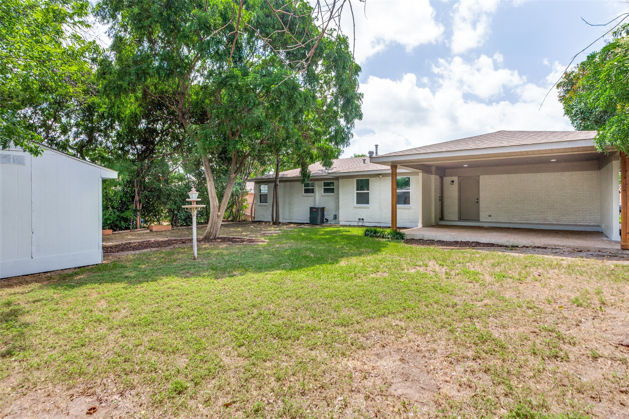 5417 Sabelle Lane Haltom City TX 76117
