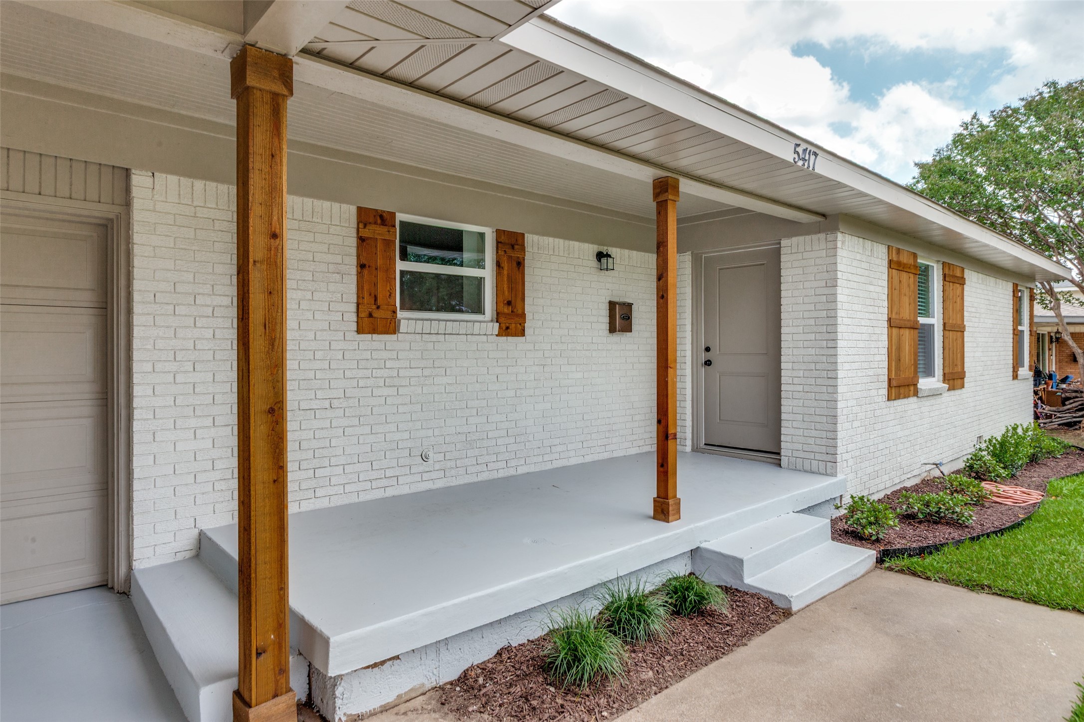 5417 Sabelle Lane Haltom City TX 76117