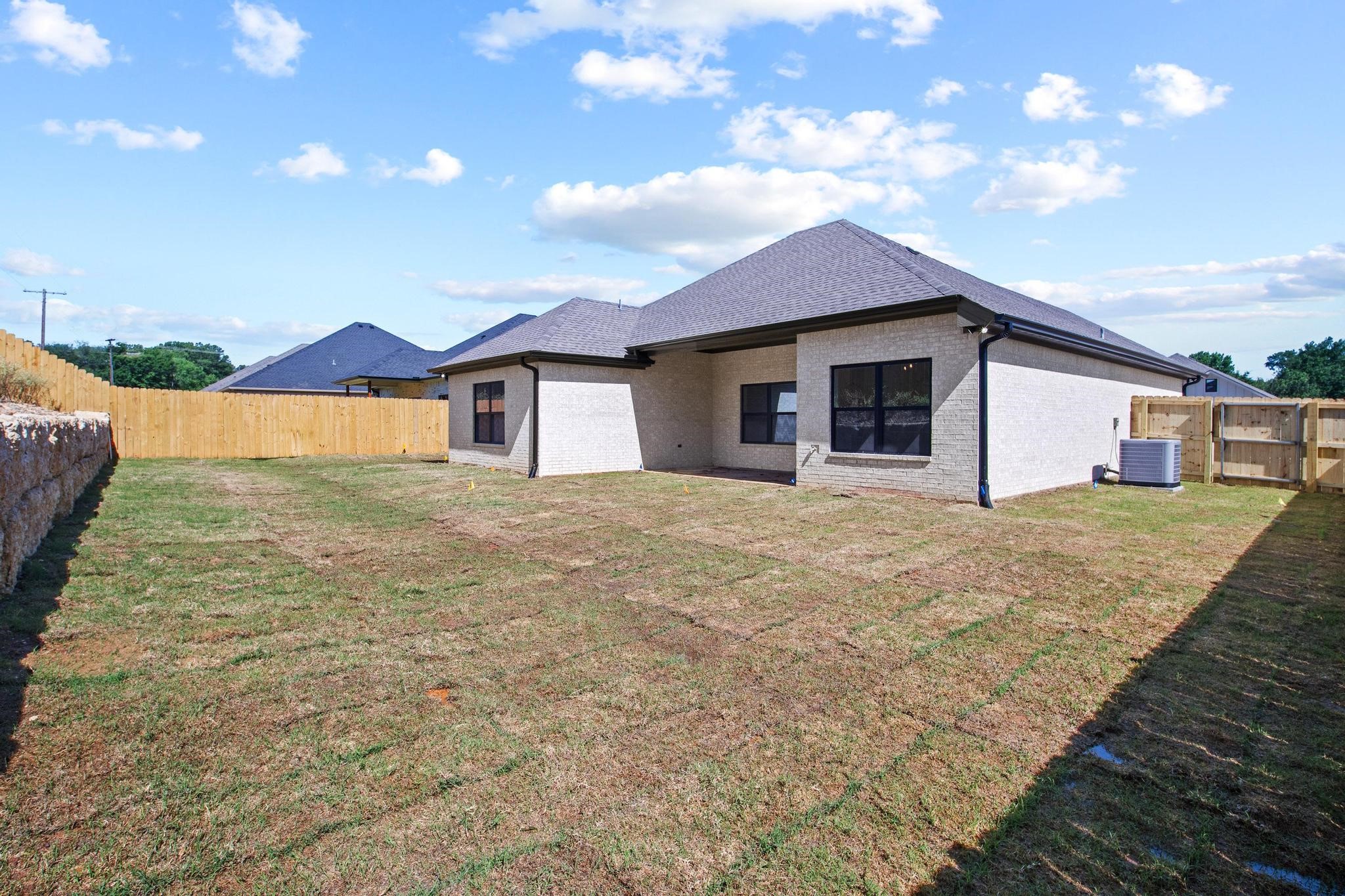 212 Central Park Court Athens TX 75751