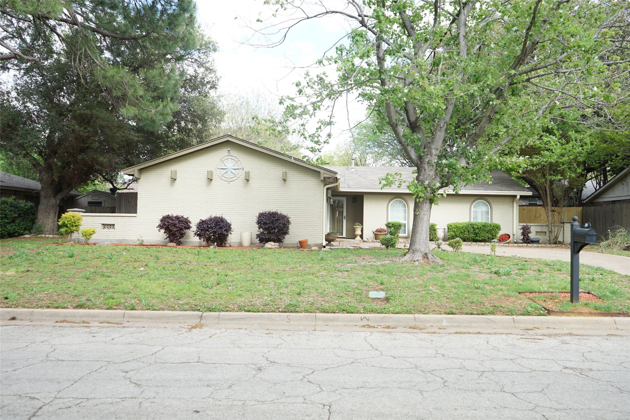 2401 San Diego Drive Arlington TX 76015