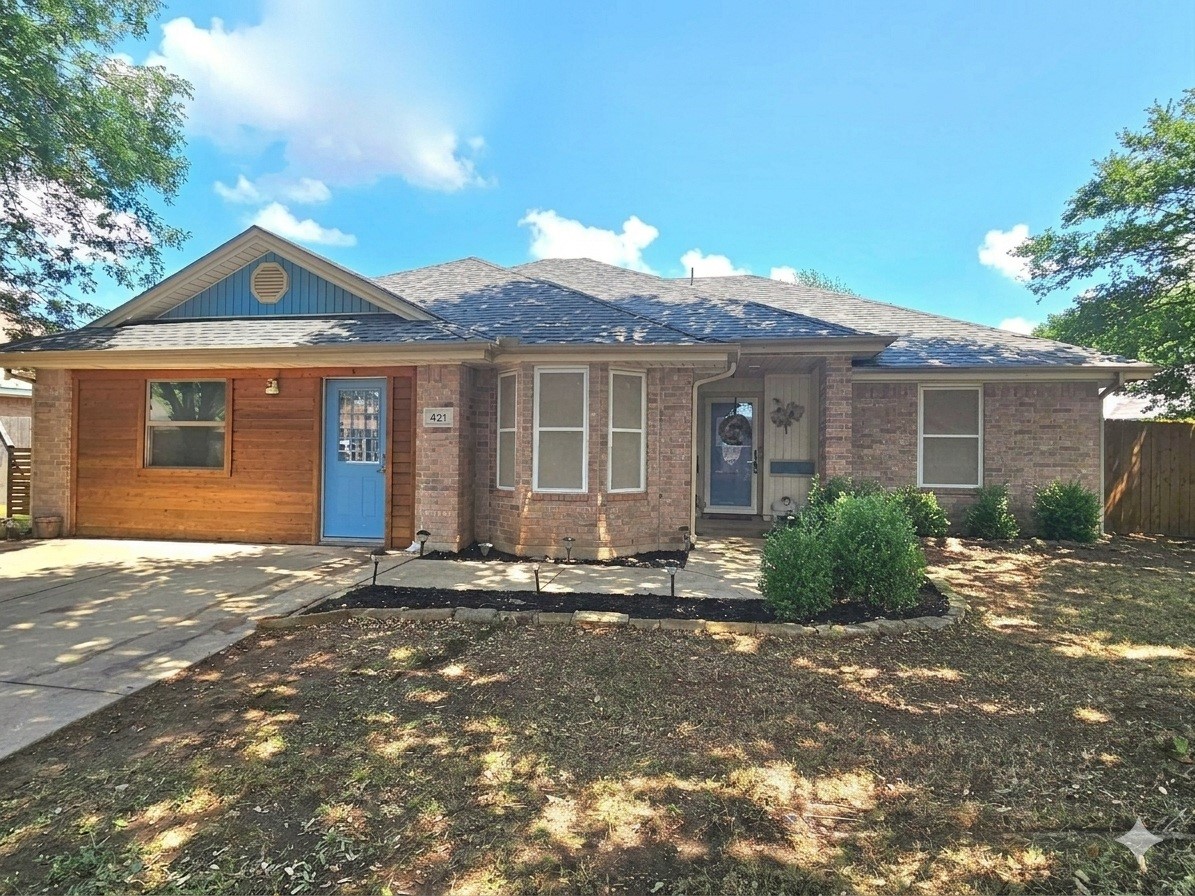421 Arnold Avenue Burleson TX 76028