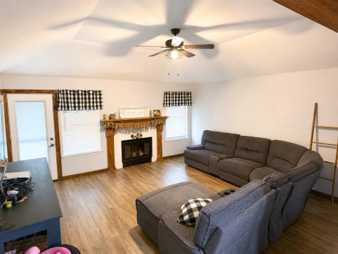 421 Arnold Avenue Burleson TX 76028