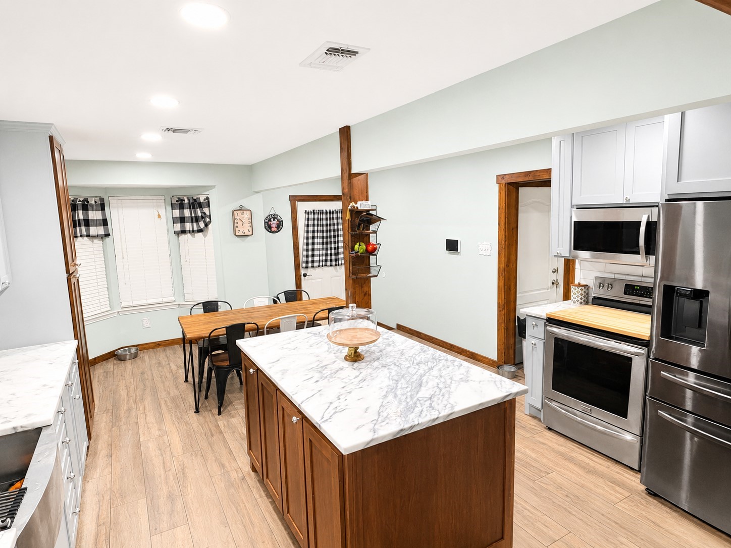 421 Arnold Avenue Burleson TX 76028