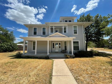 713 W College Avenue Coleman TX 76834