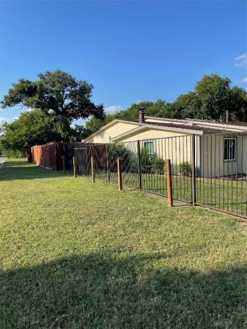 4601 Burton Avenue Fort Worth TX 76105