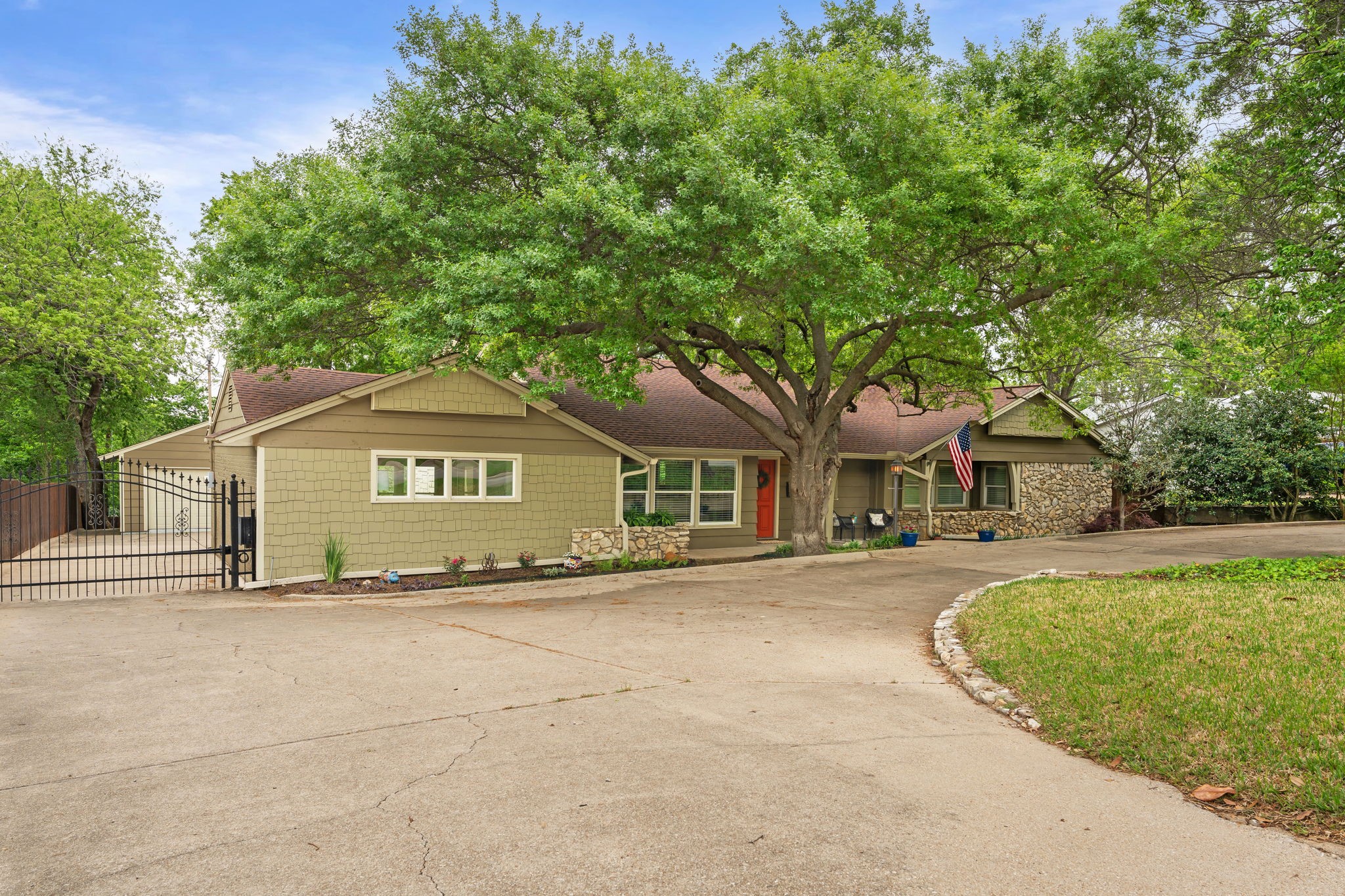 3909 Clayton Road E Fort Worth TX 76116