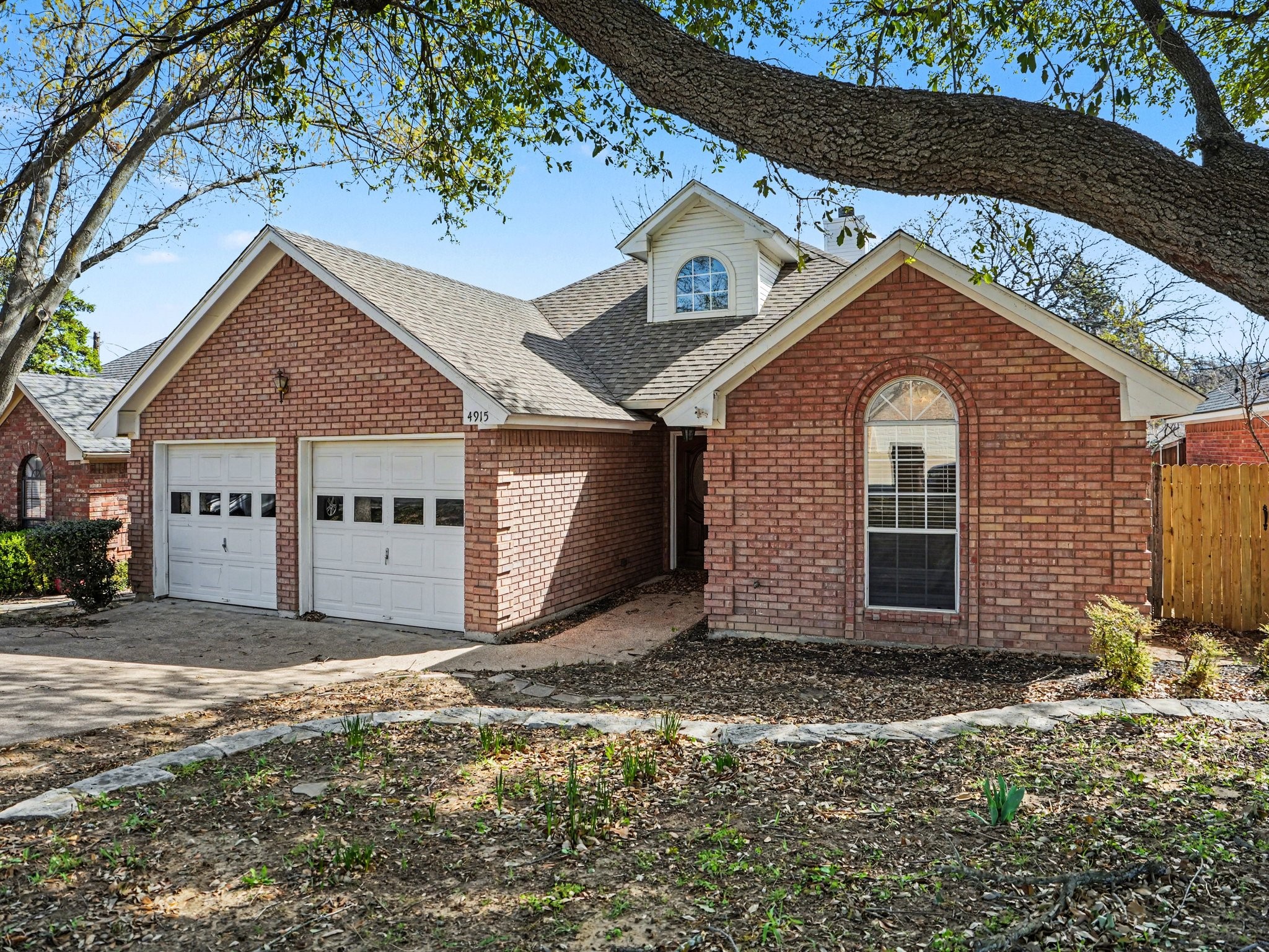 4915 Arborgate Drive Arlington TX 76017