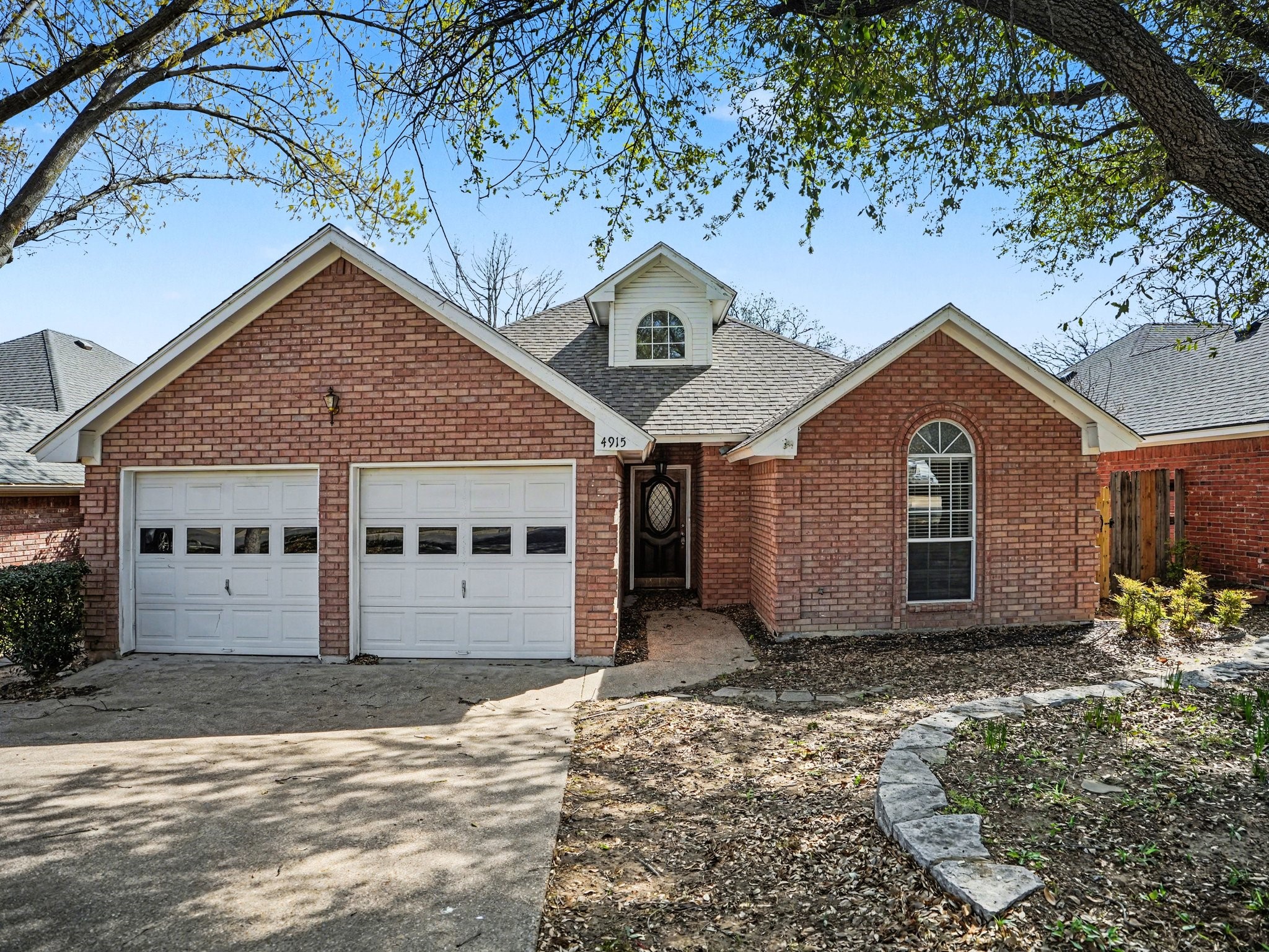 4915 Arborgate Drive Arlington TX 76017