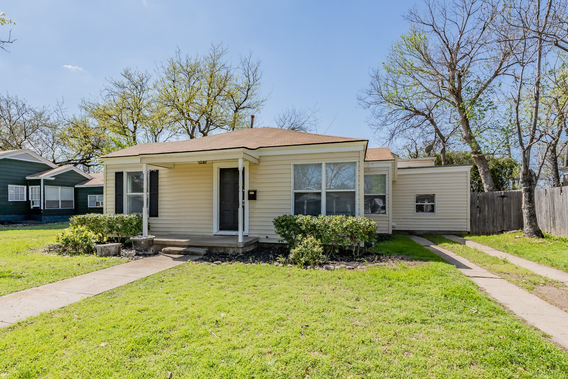 825 Edgefield Road Fort Worth TX 76107