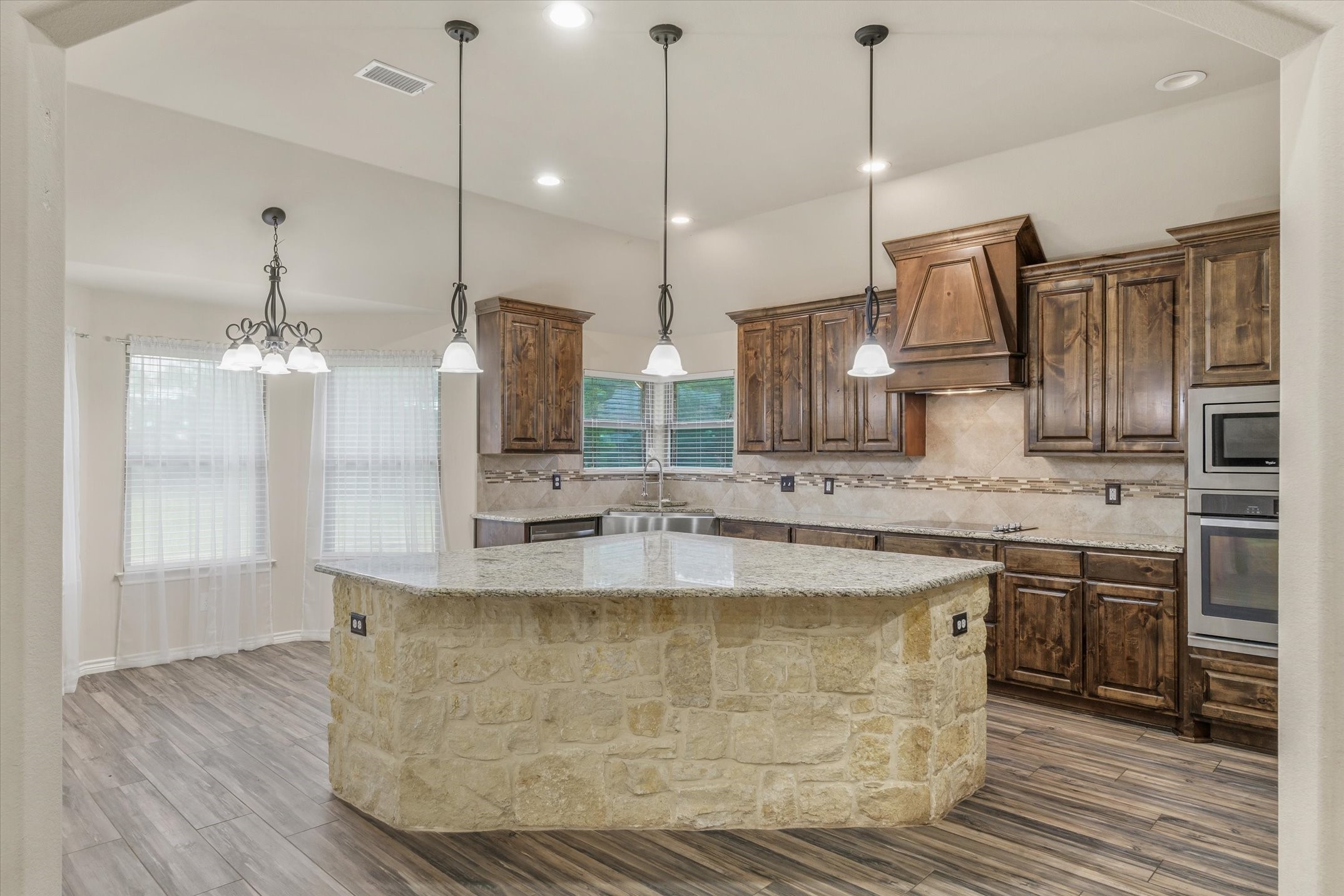 2001 Chapel Creek Drive Kaufman TX 75142