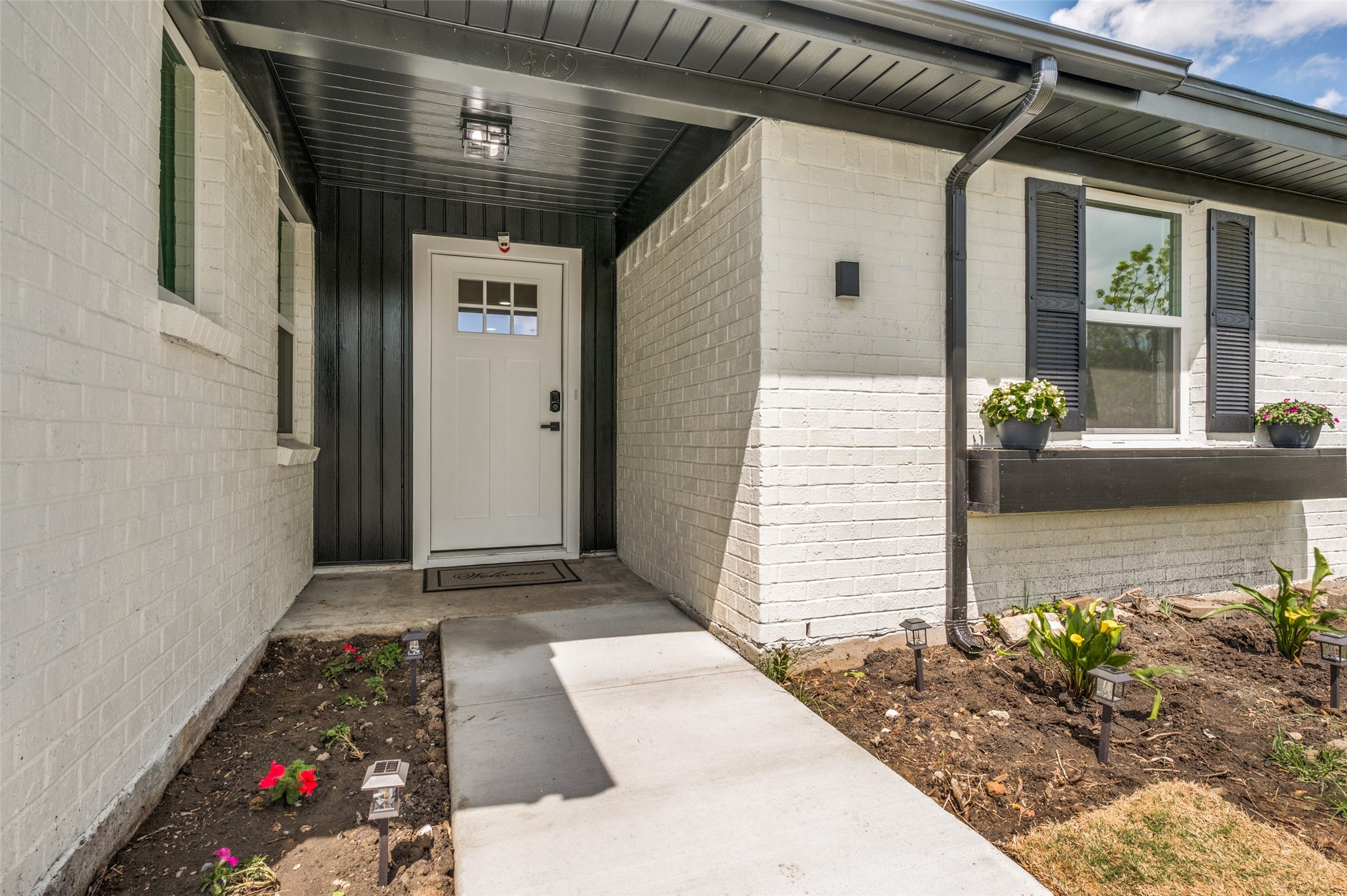 1409 Southmoor Drive Arlington TX 76010